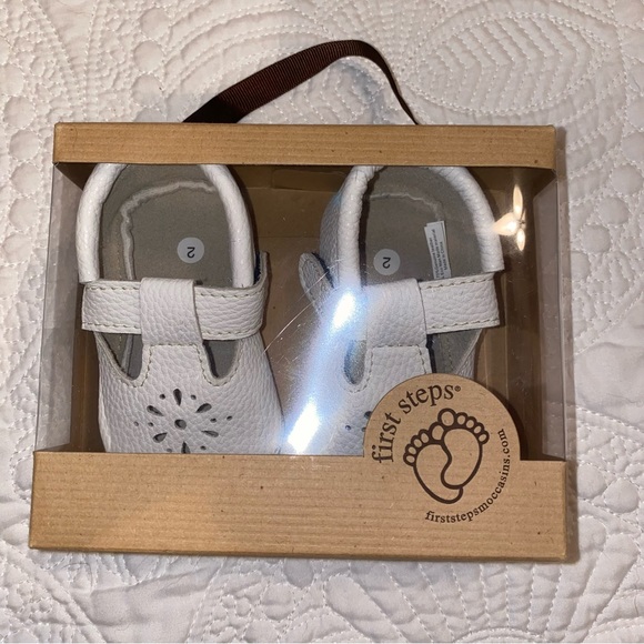 First Steps baby girls white moccasins - Picture 2 of 10